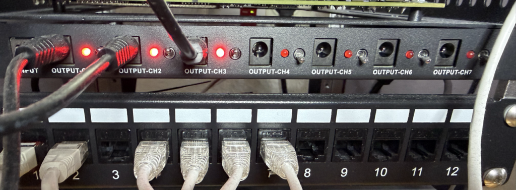 Eine 10" Power Distribution Unit (PDU) für 5-20V